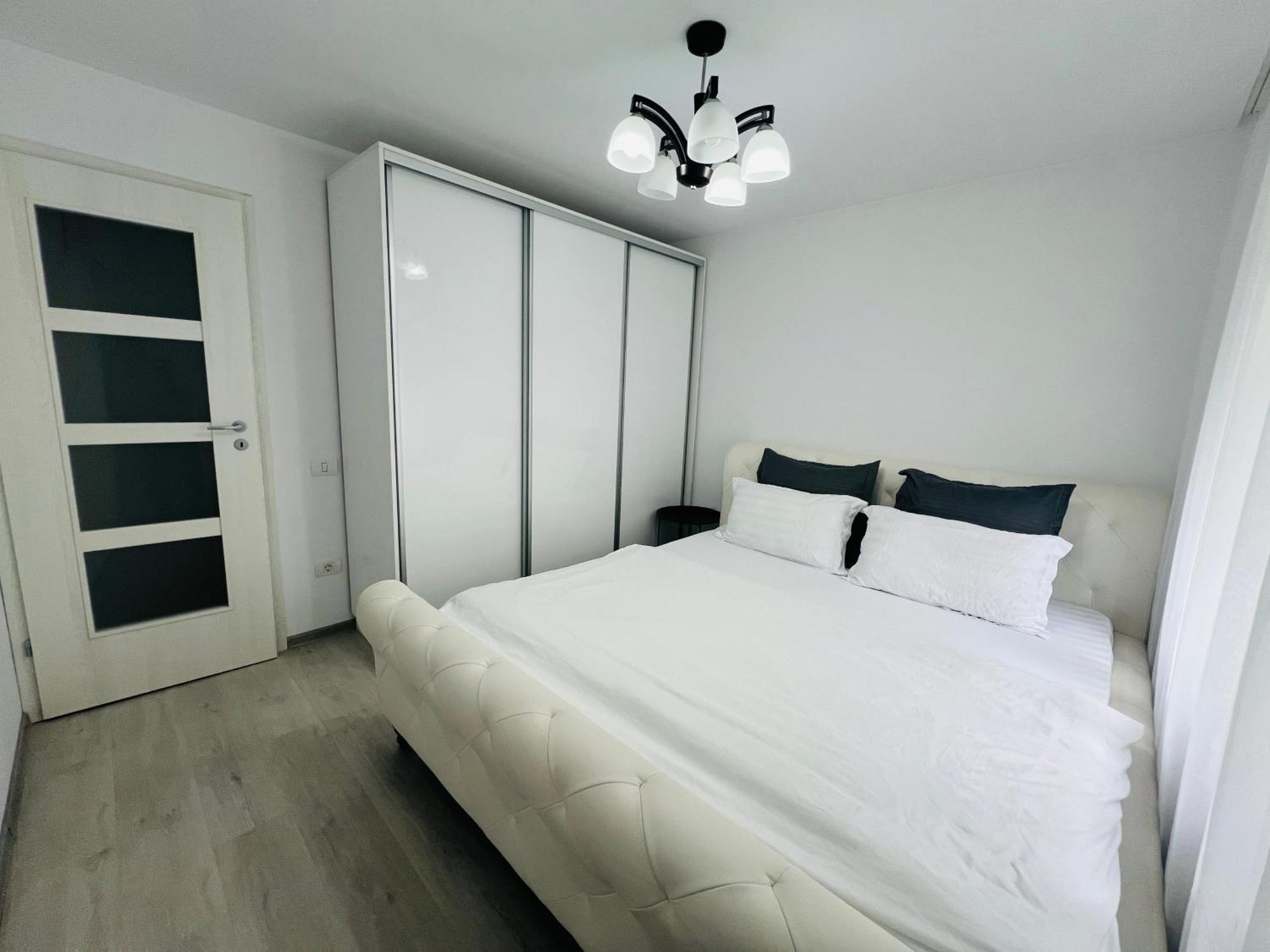 The White Pearl Apartment Oradea Bagian luar foto